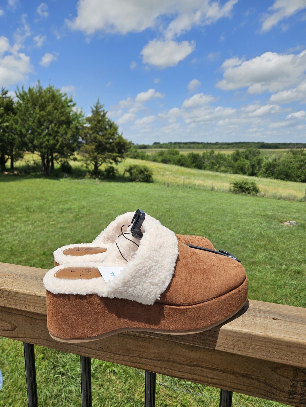 NWT Time and Tru Women’s Wedge Clogs Brown Faux Suede Shearling Mules Size 11